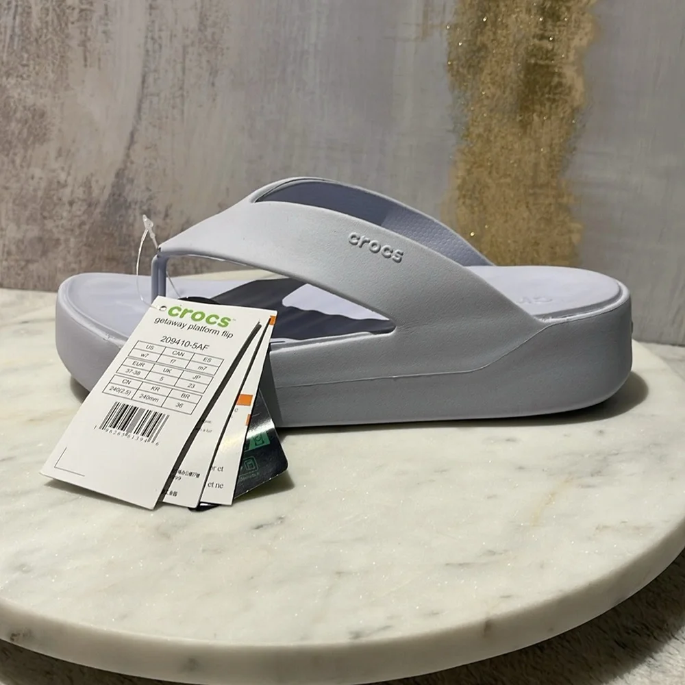 CROCS Light Gray Platform Flip-Flops  (W7) - Picture 3 of 7